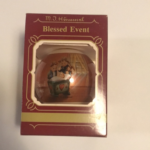 Hummel Christmas Ornament - Blessed Event - Picture 5 of 7